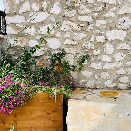 Mpolanos Guesthouse Himare Ngoại thất bức ảnh
